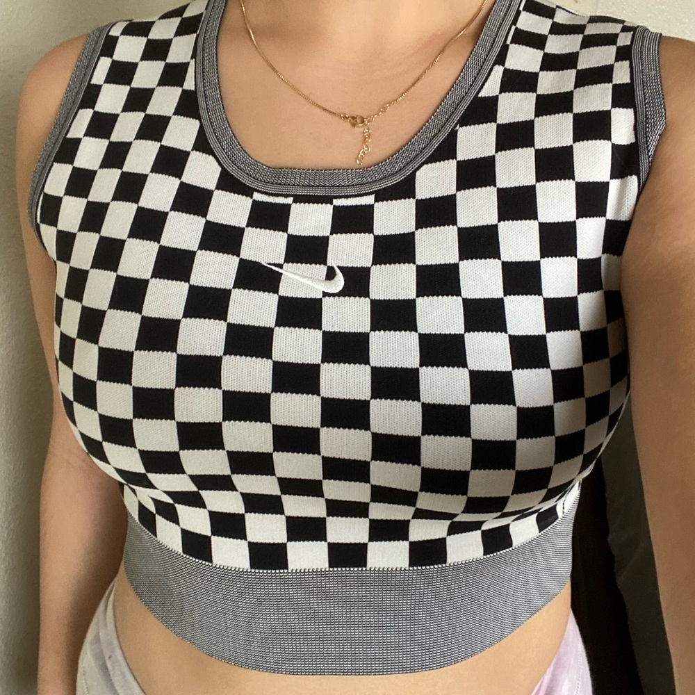 💘 AVAILABLE AGAIN! Nike Dri-FIT Cropped Sports Top
